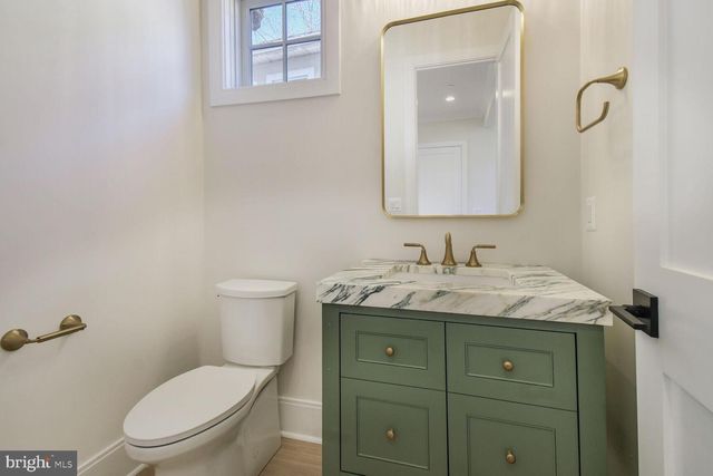 7819 EXETER RD, Bethesda, MD 20814