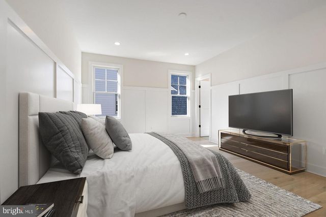 7819 EXETER RD, Bethesda, MD 20814