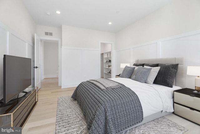 7819 EXETER RD, Bethesda, MD 20814