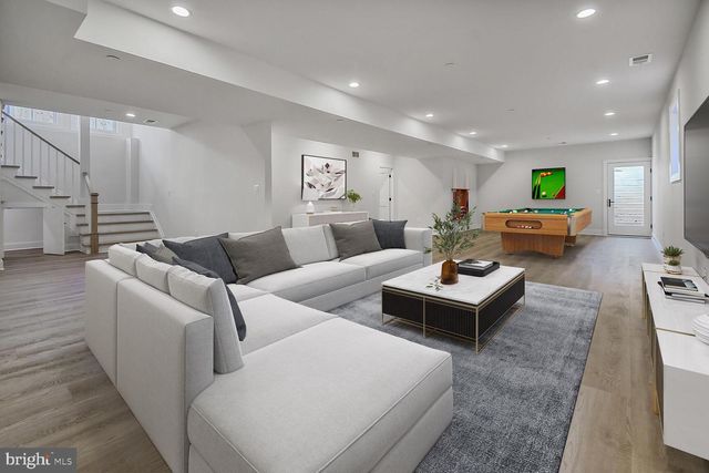 7819 EXETER RD, Bethesda, MD 20814