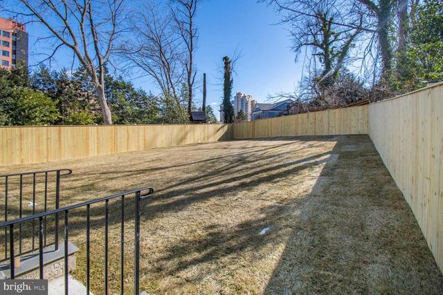 7819 EXETER RD, Bethesda, MD 20814