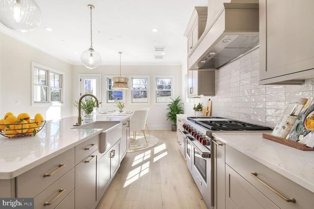 7819 EXETER RD, Bethesda, MD 20814