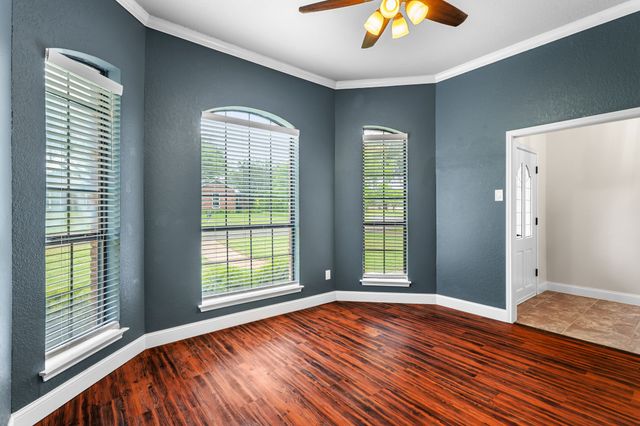 1208 Dendron Drive, Hewitt, TX 76643
