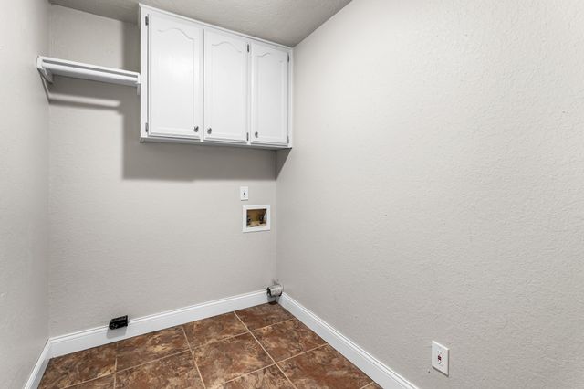 1208 Dendron Drive, Hewitt, TX 76643