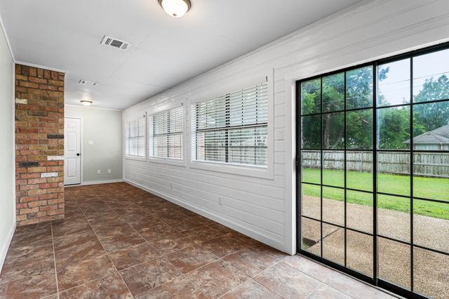 1208 Dendron Drive, Hewitt, TX 76643