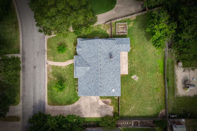 1208 Dendron Drive, Hewitt, TX 76643