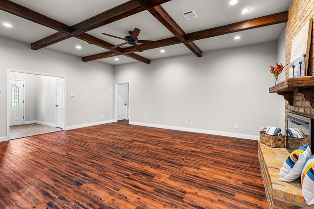 1208 Dendron Drive, Hewitt, TX 76643