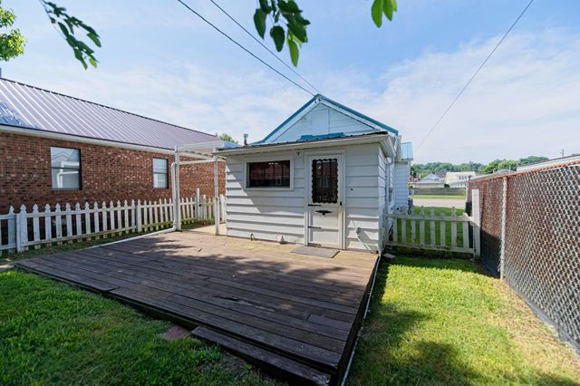 1607 Oak Street, Kenova, WV 25530