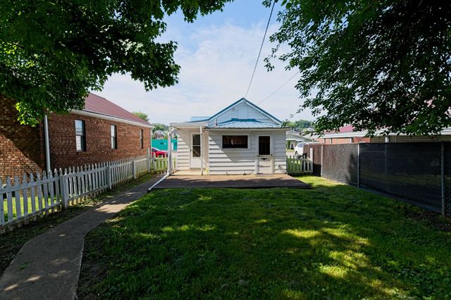 1607 Oak Street, Kenova, WV 25530