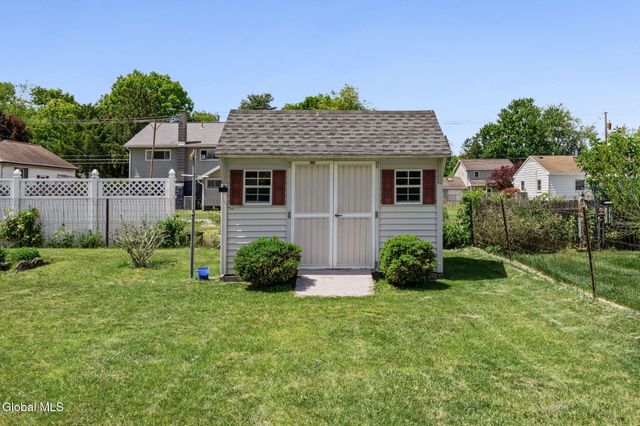327 Manchester Road, Schenectady, NY 12304