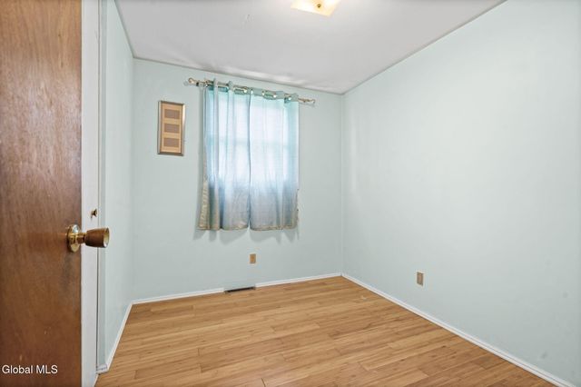 327 Manchester Road, Schenectady, NY 12304