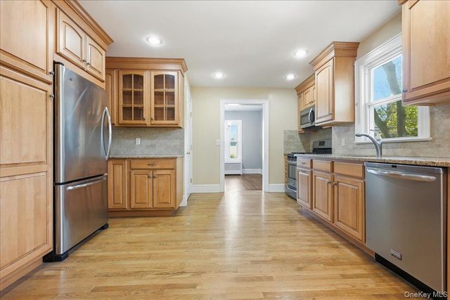 176 Wright Avenue, Malverne, NY 11565