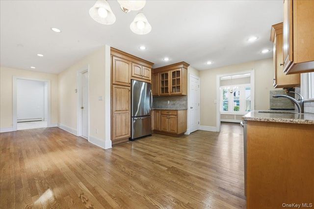 176 Wright Avenue, Malverne, NY 11565