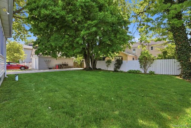 176 Wright Avenue, Malverne, NY 11565