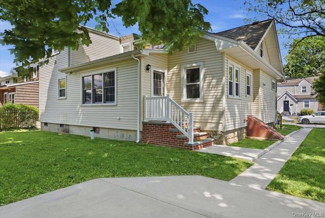 176 Wright Avenue, Malverne, NY 11565