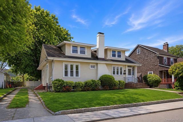 176 Wright Avenue, Malverne, NY 11565