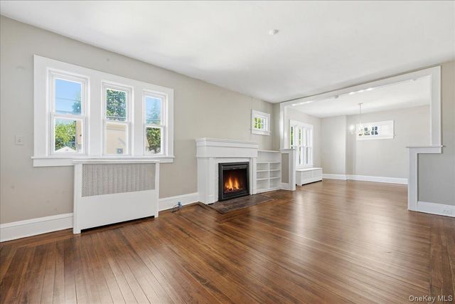 176 Wright Avenue, Malverne, NY 11565