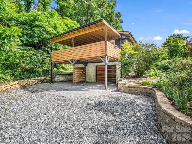 395 E Howard Street, Tryon, NC 28782