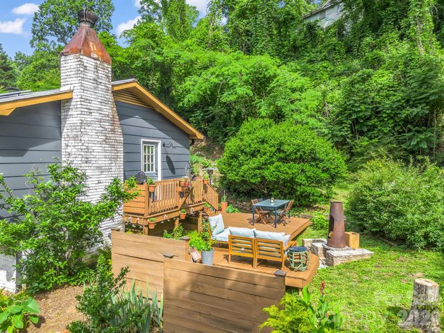395 E Howard Street, Tryon, NC 28782