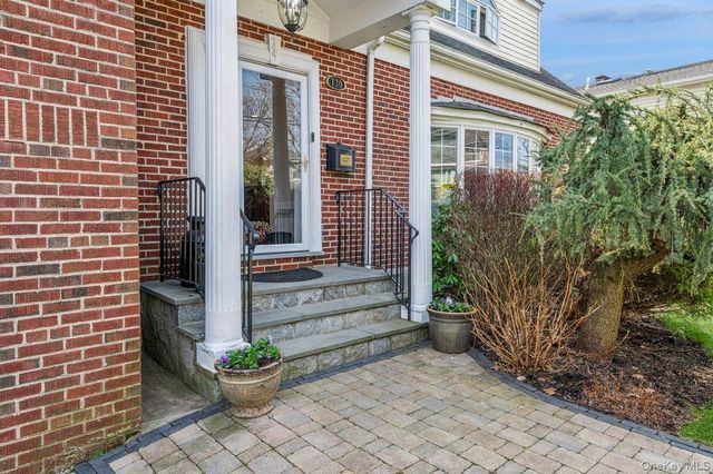 130 Locust Avenue, Scarsdale, NY 10583