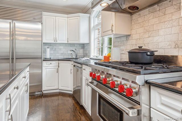 130 Locust Avenue, Scarsdale, NY 10583