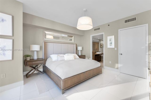 475 Brickell Ave 3515, Miami, FL 33131