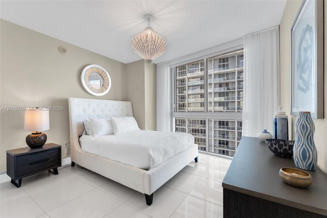 475 Brickell Ave 3515, Miami, FL 33131