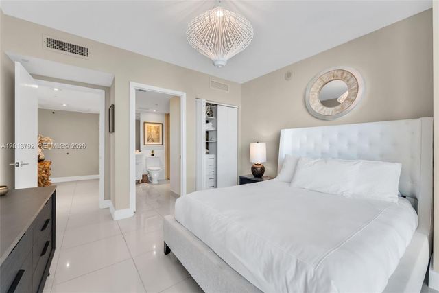 475 Brickell Ave 3515, Miami, FL 33131