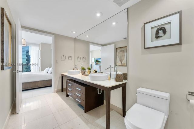 475 Brickell Ave 3515, Miami, FL 33131