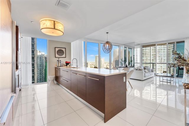 475 Brickell Ave 3515, Miami, FL 33131