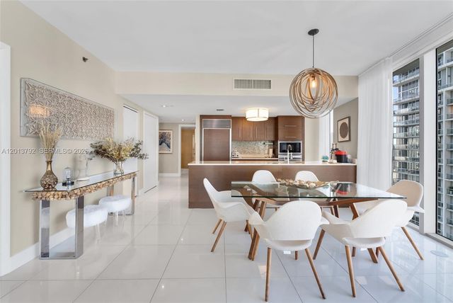 475 Brickell Ave 3515, Miami, FL 33131