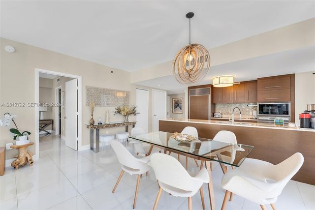 475 Brickell Ave 3515, Miami, FL 33131