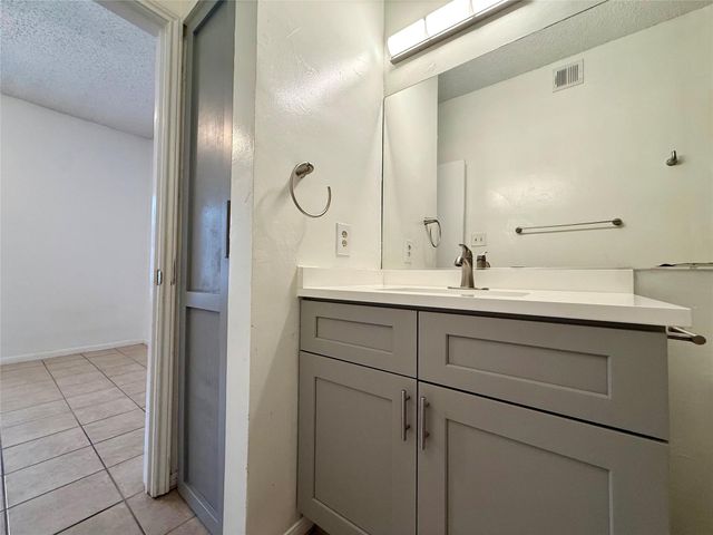 203 E 31st ST 101, Austin, TX 78705