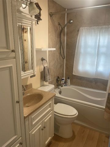 946 W 35 TH Street, Erie, PA 16508