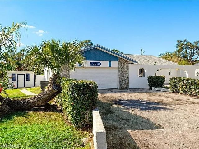 16941 Carolyn LN, North Fort Myers, FL 33917