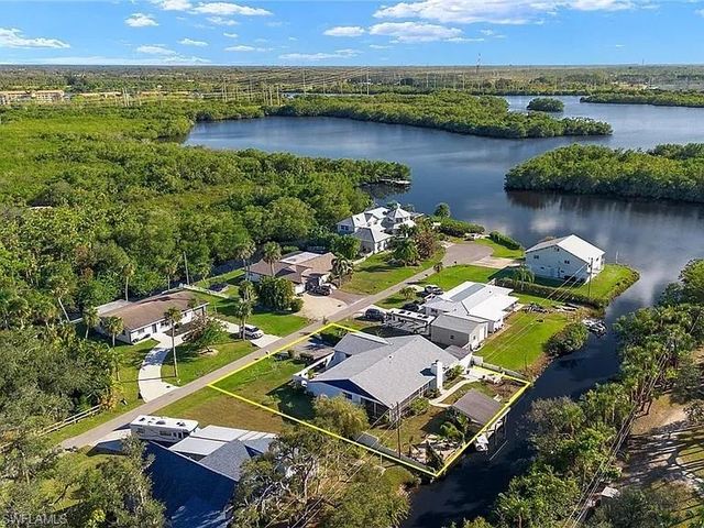 16941 Carolyn LN, North Fort Myers, FL 33917
