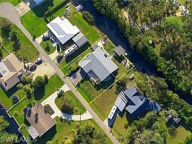 16941 Carolyn LN, North Fort Myers, FL 33917