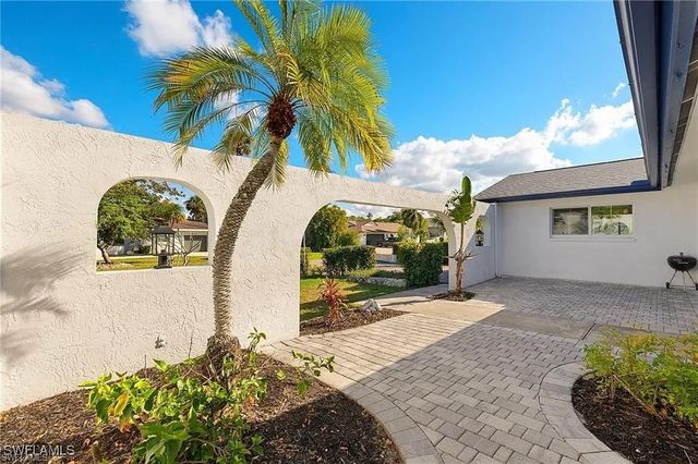 16941 Carolyn LN, North Fort Myers, FL 33917