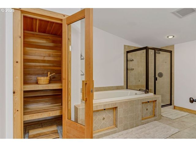 101 S Quadrant St, Rockaway Beach, OR 97136