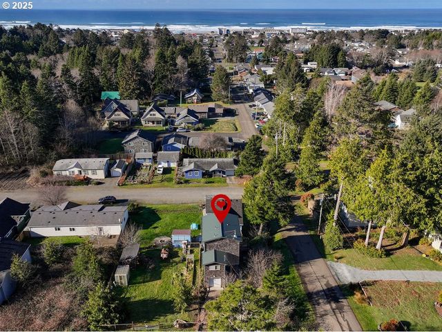 101 S Quadrant St, Rockaway Beach, OR 97136