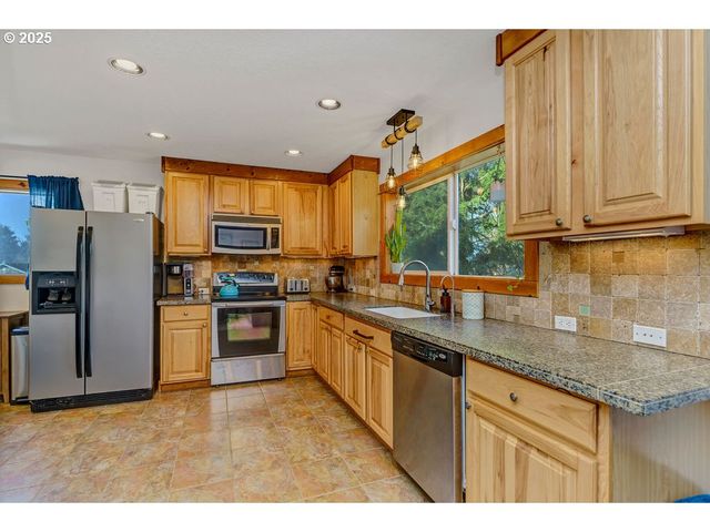 101 S Quadrant St, Rockaway Beach, OR 97136