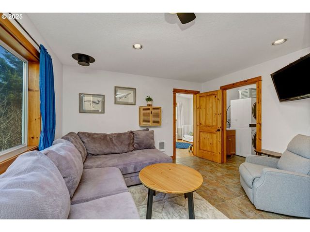 101 S Quadrant St, Rockaway Beach, OR 97136