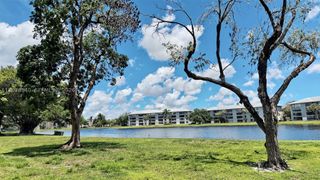 9420 Poinciana Pl 206, Davie, FL 33324