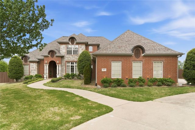 3601 W Legacy Lane, Rogers, AR 72758
