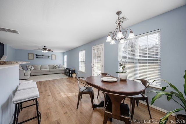 1904 Barnett Place, Bartlesville, OK 74006