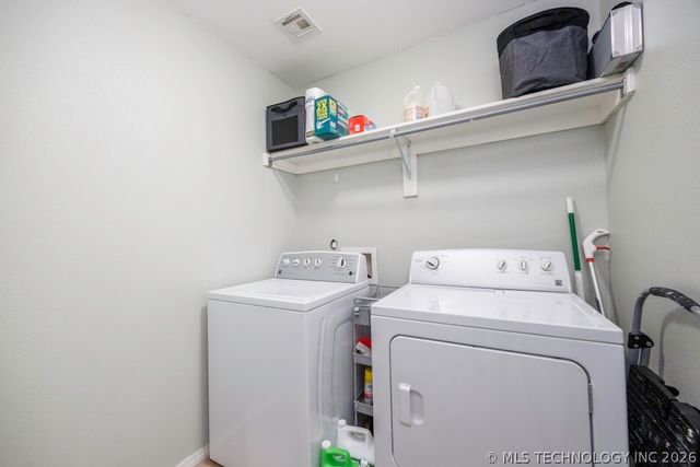 1904 Barnett Place, Bartlesville, OK 74006