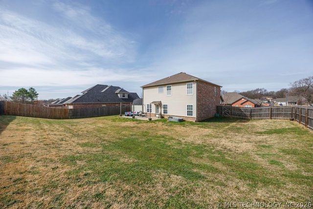 1904 Barnett Place, Bartlesville, OK 74006