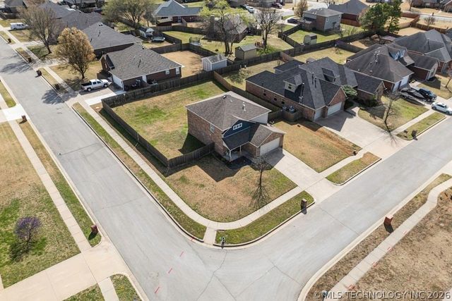 1904 Barnett Place, Bartlesville, OK 74006