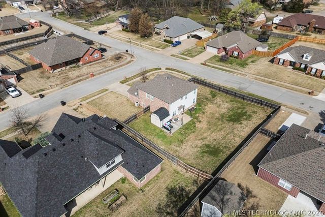 1904 Barnett Place, Bartlesville, OK 74006