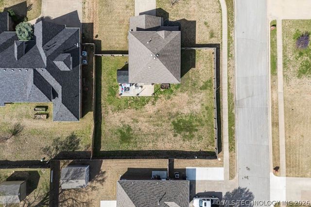 1904 Barnett Place, Bartlesville, OK 74006